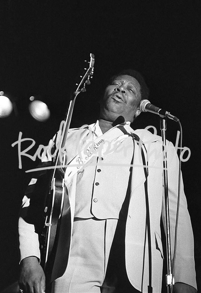B.B. King by Dean M. Simmon