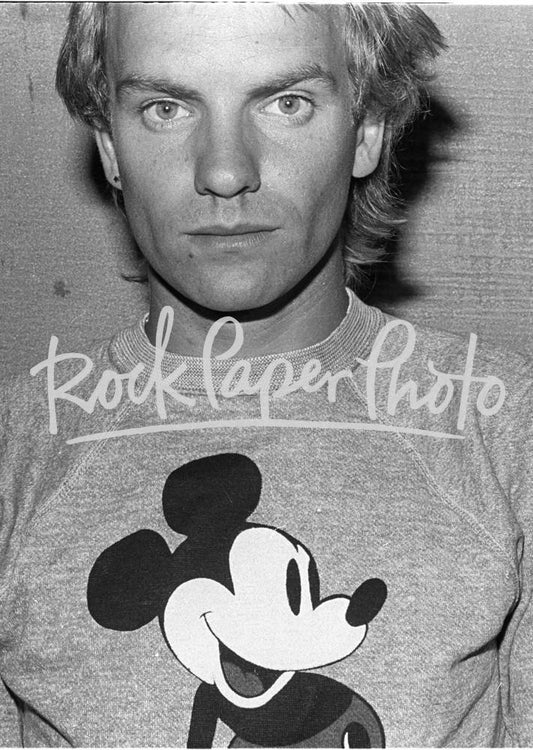 Sting by Marcia Resnick