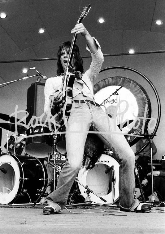 Jeff Beck by Ian Dickson