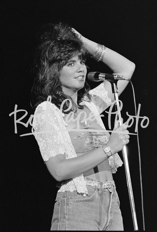 Linda Ronstadt by Andrew Kent