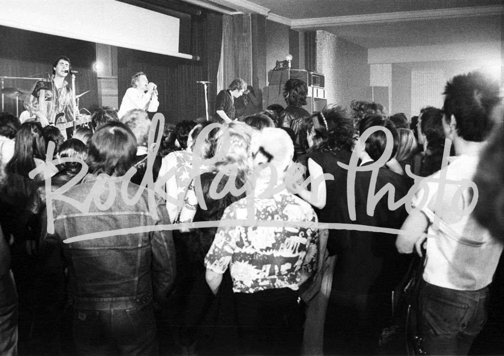 Sex Pistols by by Ian Dickson
